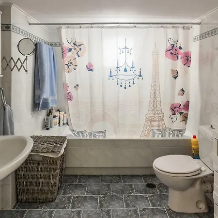 Artemis Apartment *